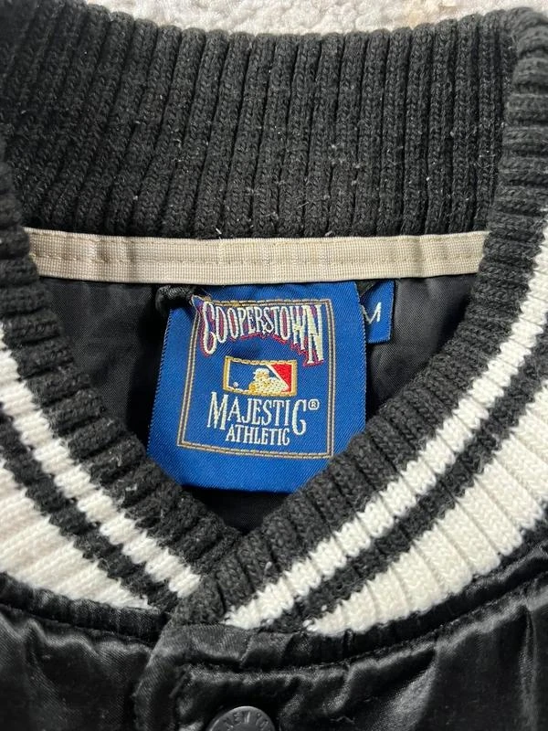 Jaqueta Bomber Majestic New York Yankees vintage dos anos 90 Cinza Preto Tamanho M – photo 4